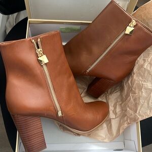 MICHAEL Michael Kors Katerina Bootie New W9